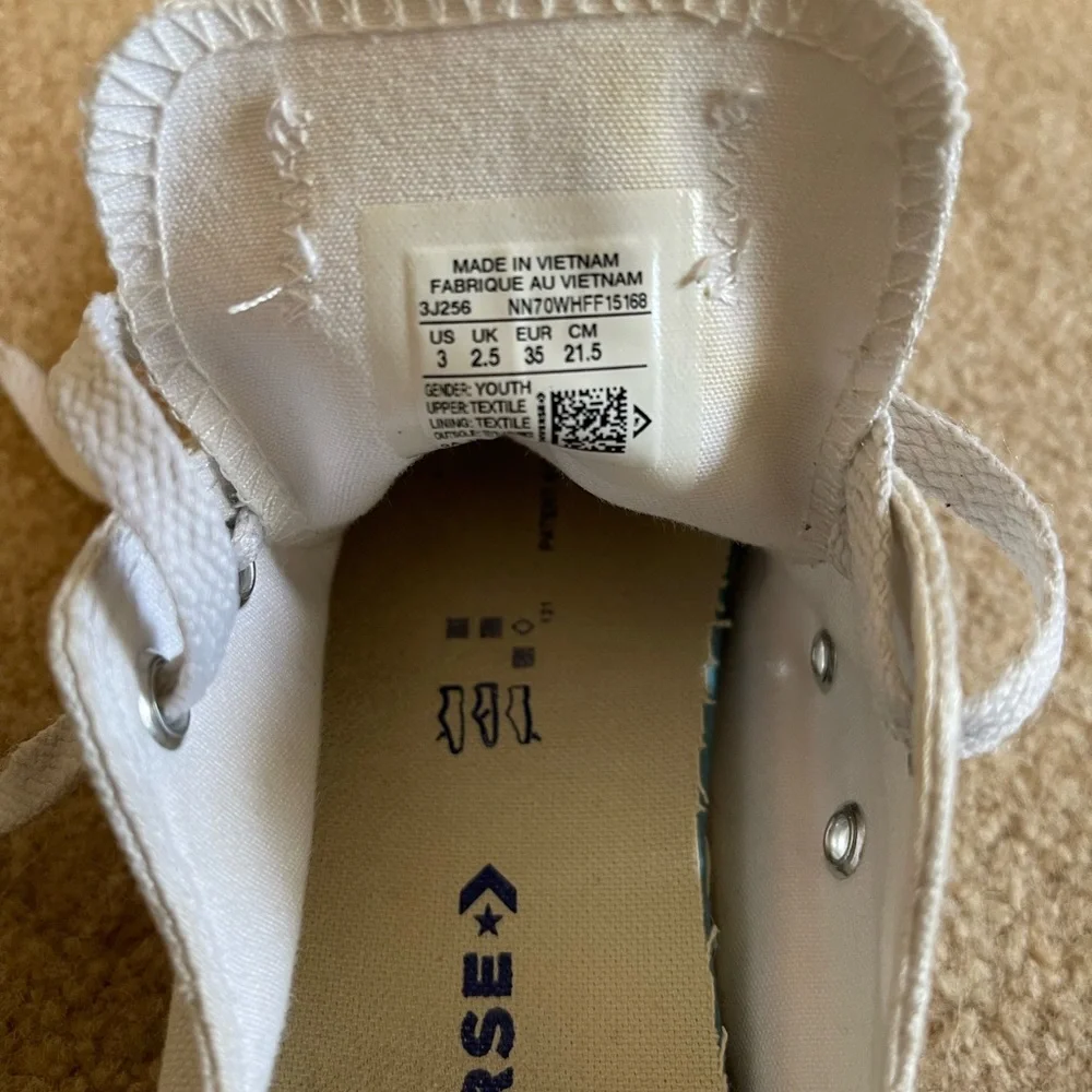 Converse Size 3 Youth